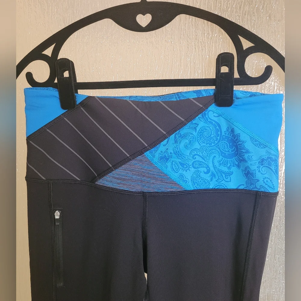 Lululemon Black and Blue workout Tights - Picture 2 of 4
